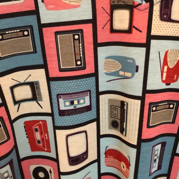 LuLaRoe Christy T - Picture 2 of 4